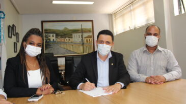 camara-assina-convenio-que-garante-descontos-em-faculdade-para-servidores