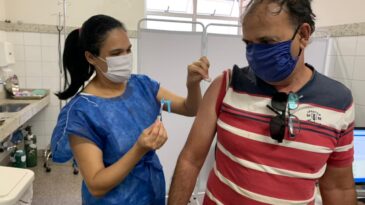 com-drive-thrus-e-psfs-abertos-itabira-abre-campanha-de-mega-vacinacao-contra-a-covid-19