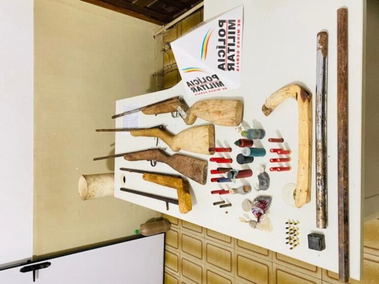 pm-apreende-armas-no-povoado-de-barro-branco-em-ferros