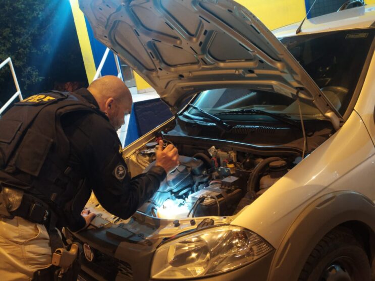 prf-recuperada-caminhonete-furtada-na-br-381-em-sabara