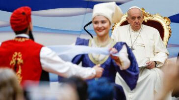 papa-diz-que-jovens-estao-nas-redes-sociais-mas-sao-pouco-sociaveis
