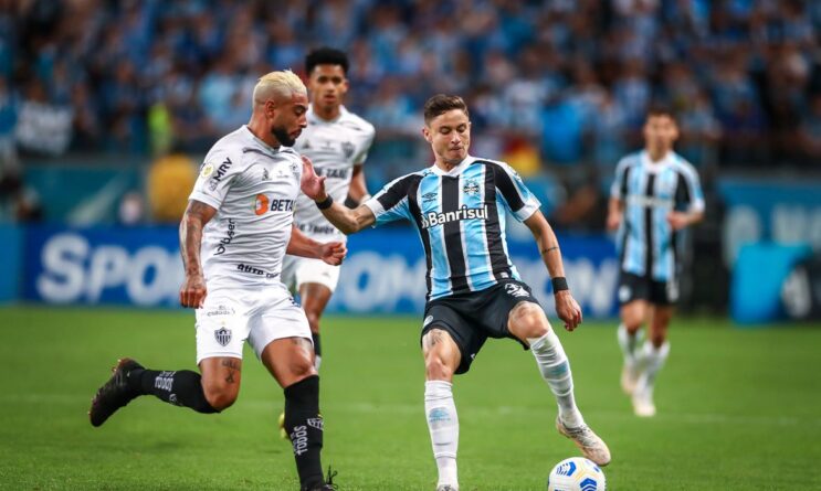 gremio-e-bahia-encerram-brasileiro-no-z4-e-estao-na-serie-b