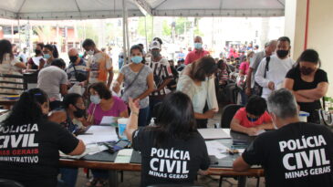 1o-dia-do-mutirao-em-itabira-confecciona-mais-de-400-carteiras-de-identidade