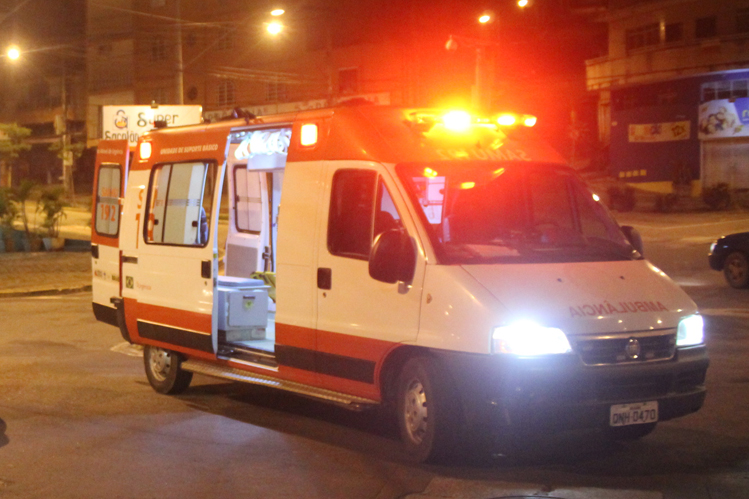 homem-e-agredido-com-pedrada-na-cabeca-durante-a-madrugada