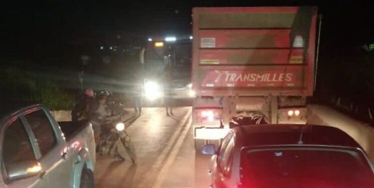 motociclista-fica-ferido-em-colisao-com-carreta-na-br-381