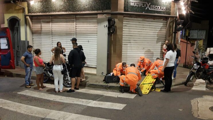 jovem-e-socorrido-pelos-bombeiros-apos-acidente-no-centro