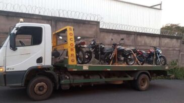 pm-fecha-o-cerco-e-apreende-motos-barulhentas-em-itabira