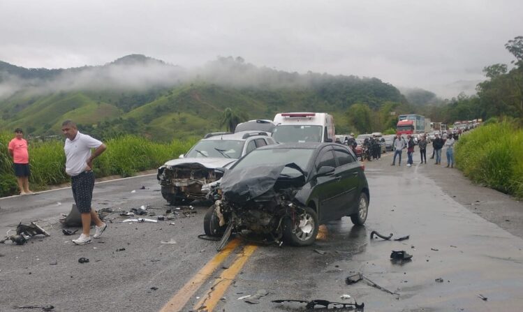 acidente-na-br-381-deixa-tres-pessoas-feridas-em-monlevade