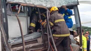 acidente-com-onibus-deixa-oito-pessoas-feridas-na-br-040