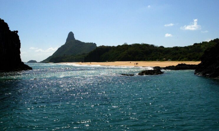 praia-em-fernando-de-noronha-segue-fechada-apos-ataque-de-tubarao
