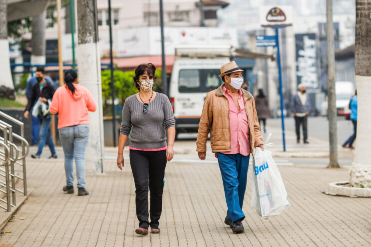minas-registra-mais-de-18-mil-casos-de-covid-em-24-horas-e-bate-recorde