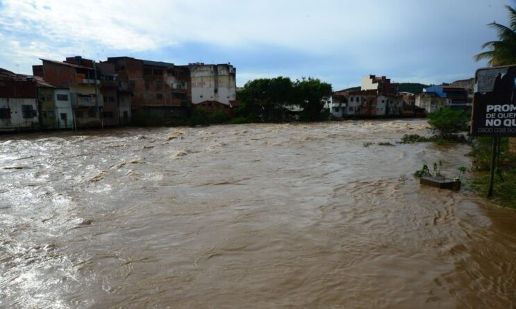 chuva-segue-causando-mortes-e-estragos-em-minas