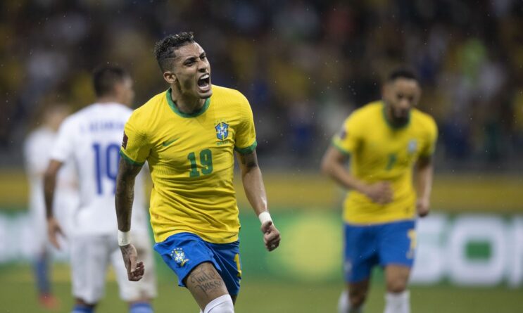 em-noite-de-experiencias-brasil-goleia-o-paraguai-nas-eliminatorias