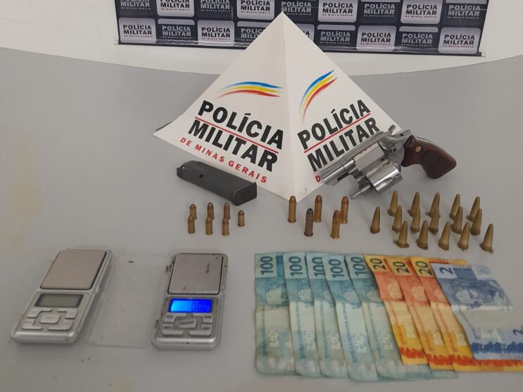 homem-e-preso-com-revolver-e-droga-no-bairro-bela-vista