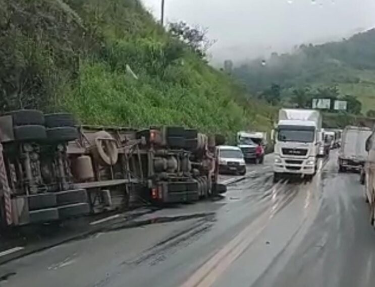 acidente-deixa-br-381-parcialmente-interditada-nesta-sexta-feira