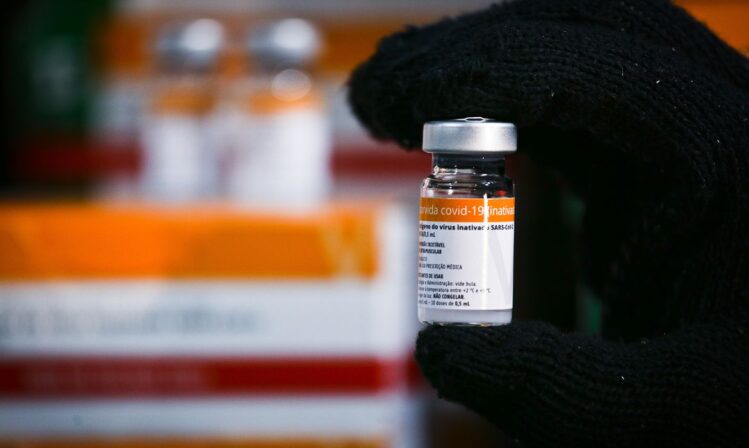 butantan-pede-indicacao-da-coronavac-para-criancas-de-3-a-5-anos