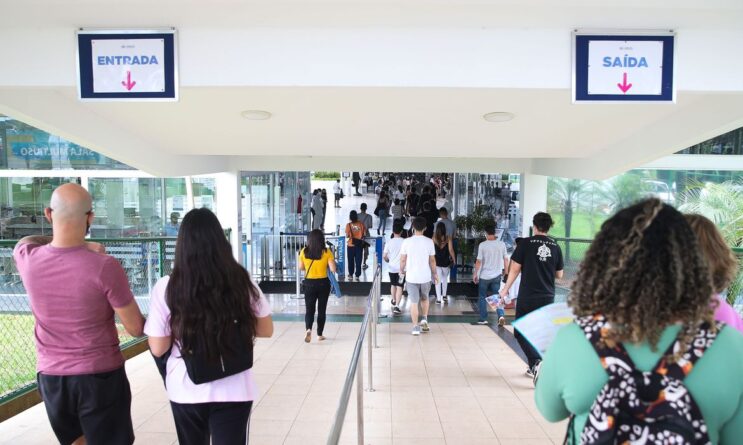 pedido-da-taxa-de-isencao-no-enem-2022-comeca-na-segunda-feira