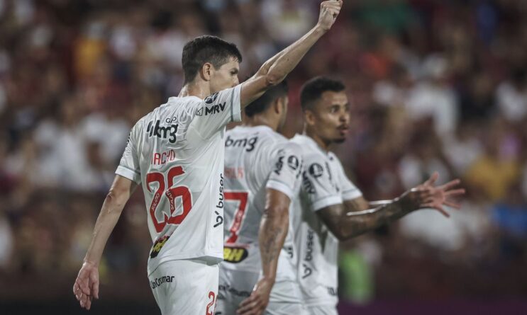 libertadores-atletico-mg-supera-o-tolima-por-2-a-0-na-colombia