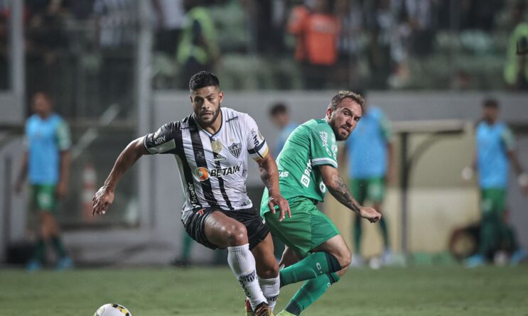 brasileiro-atletico-mg-empata-com-coritiba-e-assume-lideranca-isolada