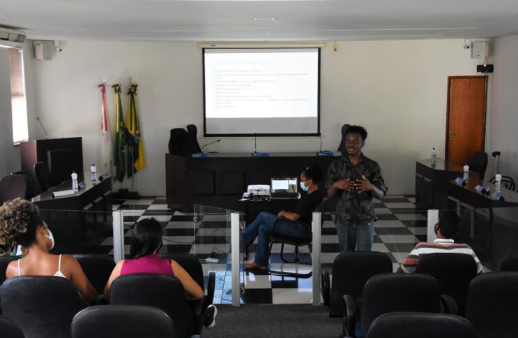 escola-do-legislativo-realiza-2a-oficina-do-parlamento-jovem-em-sao-goncalo