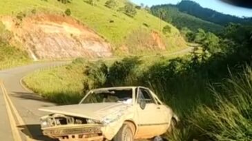 gol-capota-e-duas-pessoas-ficam-feridas-na-estrada-do-carmo