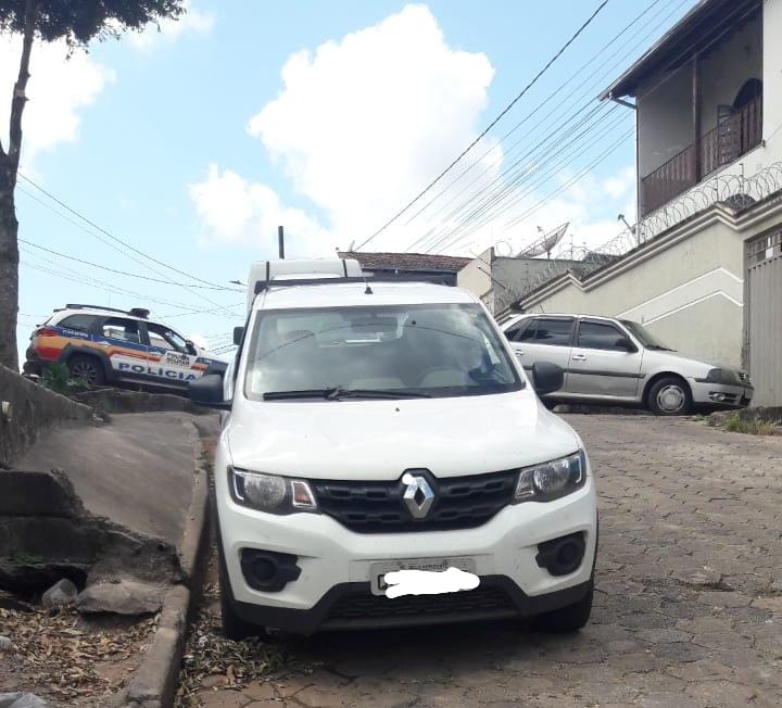 policia-militar-recupera-veiculo-furtado-em-itabira