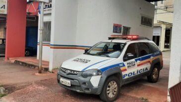 dupla-e-presa-desmanchando-motocicleta-roubada-no-santa-ruth