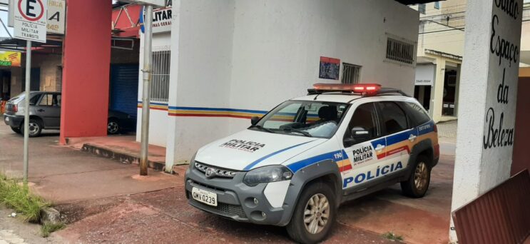 dupla-e-presa-desmanchando-motocicleta-roubada-no-santa-ruth