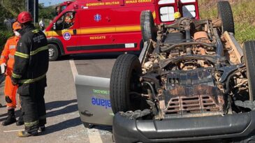 duas-pessoas-ficam-feridas-em-capotamento-na-br-381