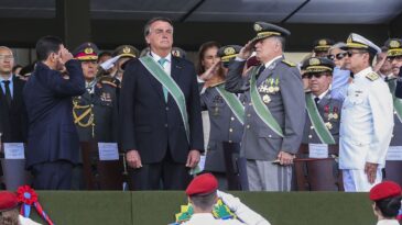 exercito-esta-presente-em-momentos-dificeis-do-pais-diz-presidente