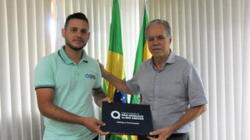 camara-de-sao-goncalo-entrega-dois-carros-ao-executivo-municipal