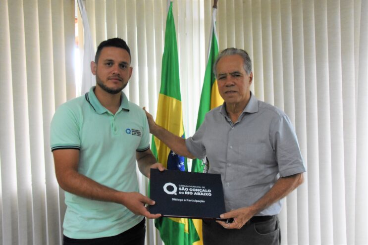 camara-de-sao-goncalo-entrega-dois-carros-ao-executivo-municipal