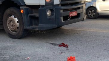 crianca-de-2-anos-morre-ao-ser-atropelada-por-caminhao