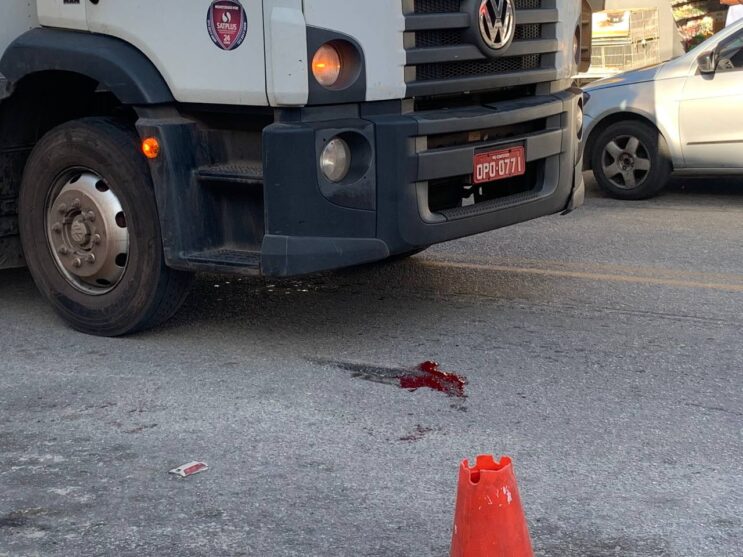 crianca-de-2-anos-morre-ao-ser-atropelada-por-caminhao