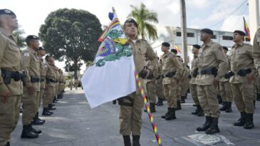 governador-participa-da-solenidade-da-entrega-de-boinas-para-630-alunos-do-curso-de-formacao-de-soldados