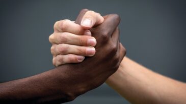 entenda-a-diferenca-entre-injuria-racial-e-crime-de-racismo