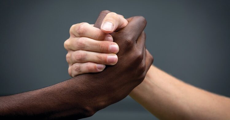 entenda-a-diferenca-entre-injuria-racial-e-crime-de-racismo