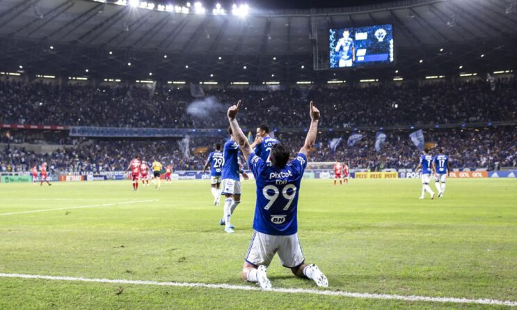 cruzeiro-derrota-crb-e-amplia-lideranca-na-serie-b-do-brasileiro