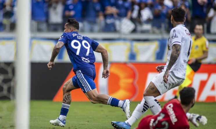 cruzeiro-bate-ponte-preta-para-ampliar-lideranca-na-serie-b