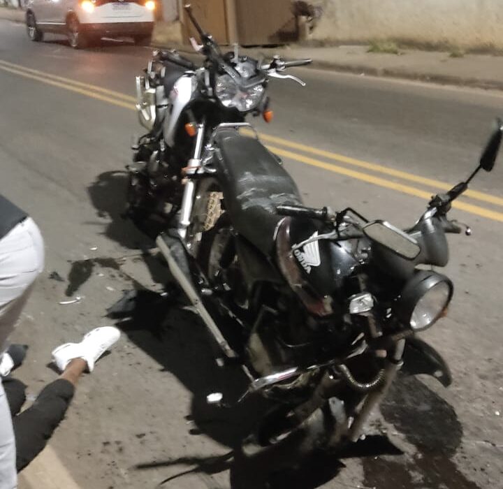 colisao-entre-motos-deixa-tres-pessoas-feridas-no-bairro-hamilton