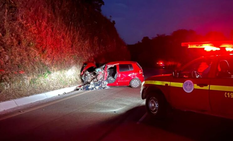 motorista-morre-em-colisao-com-carreta-nos-bambas