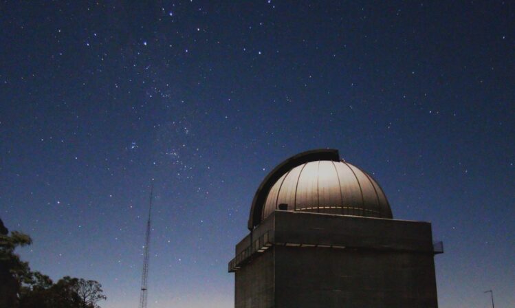 observatorio-em-minas-gerais-capta-meteoro-brilhante
