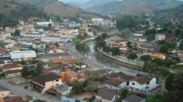 motociclista-cochila-e-atropela-duas-pessoas-em-santa-maria-de-itabira