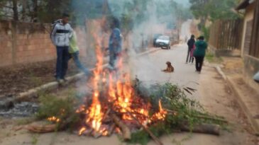 moradores-protestam-por-melhores-condicoes-das-estradas-no-ribeirao-sao-jose