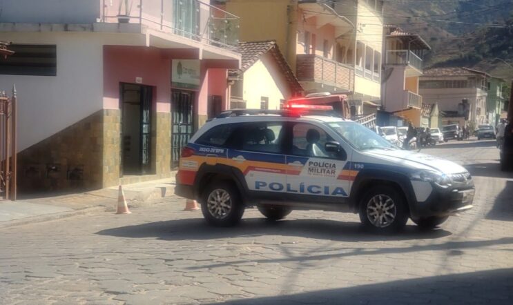 jovem-e-preso-suspeito-de-matar-a-namorada-em-ferros