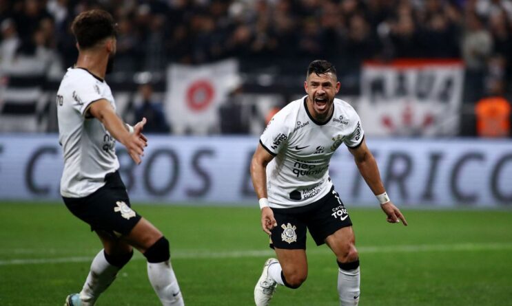 corinthians-vence-fluminense-e-pega-flamengo-na-final