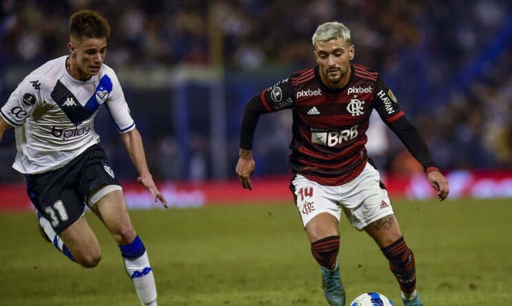 flamengo-defende-vantagem-sobre-velez-por-vaga-na-final