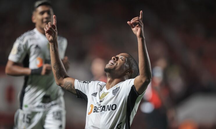 keno-e-hulk-marcam-e-galo-retoma-caminho-das-vitorias