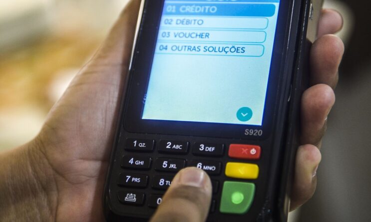 juros-do-rotativo-passam-a-ser-limitados-a-100-da-divida