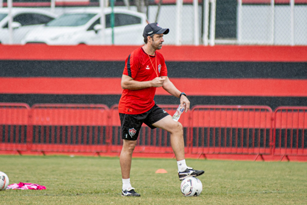 vitoria-inicia-preparacoes-para-o-duelo-contra-o-paysandu